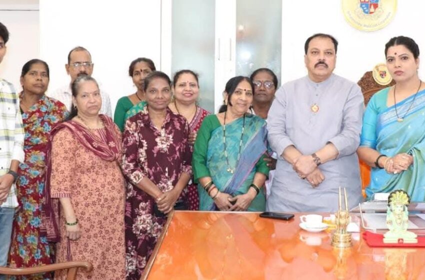  मुंबई महापालिकेतील अपात्र महिलांना मिळणार शिलाई मशीन, घरघंटीनगरसेवक रोहिदास लोखंडे यांच्या प्रयत्नांना यश