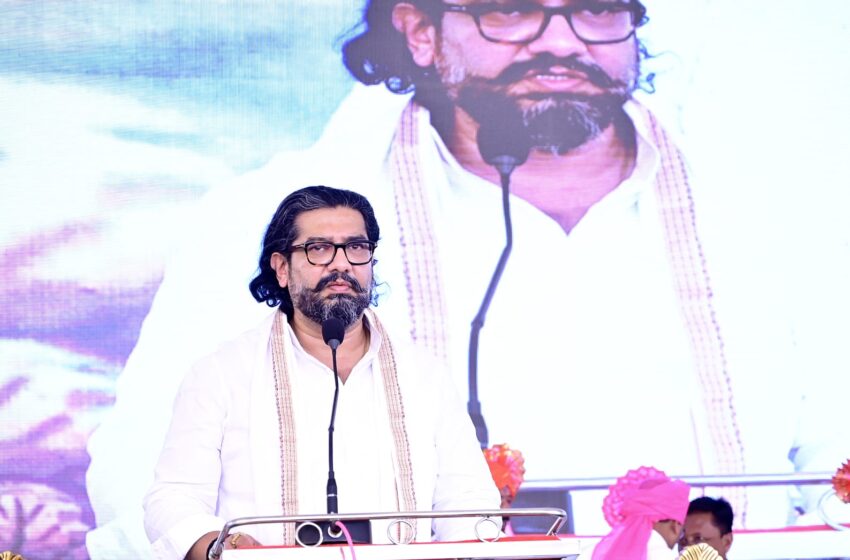  शासकीय निवासस्थानांच्या चटई क्षेत्रफळात वाढ .