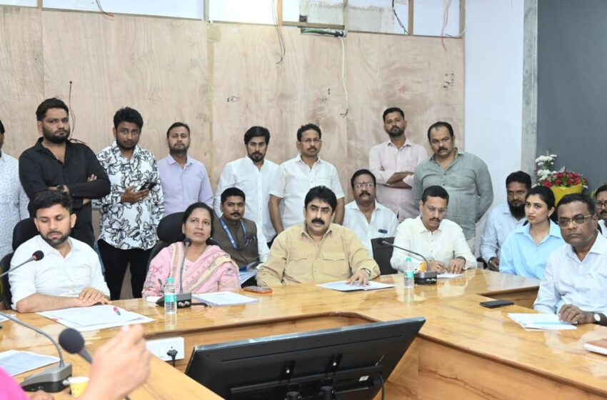  पालिकेच्या बेजबाबदार कारभारावर खासदार संतप्त; खोट्या अहवालांचा भांडाफोड करत अधिकाऱ्यांची खरडपट्टी