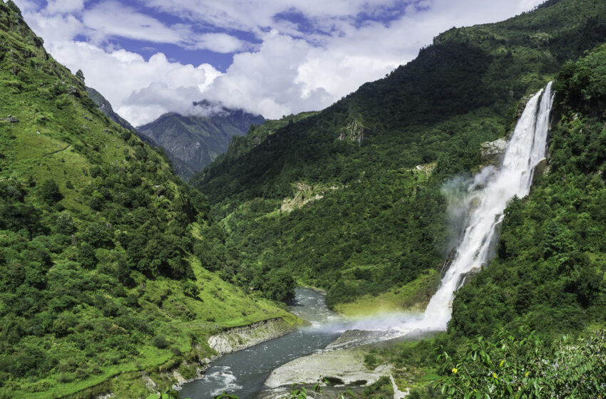  आव्हानात्मक रस्त्यांनी व्यापलेली , अप्रतिम रोड ट्रिप