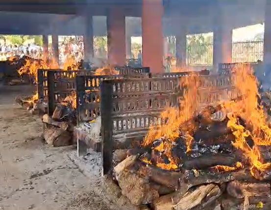  समृद्धी अपघातातील मृतदेहांवर करण्यात आले सामुहिक अंत्यसंस्कार