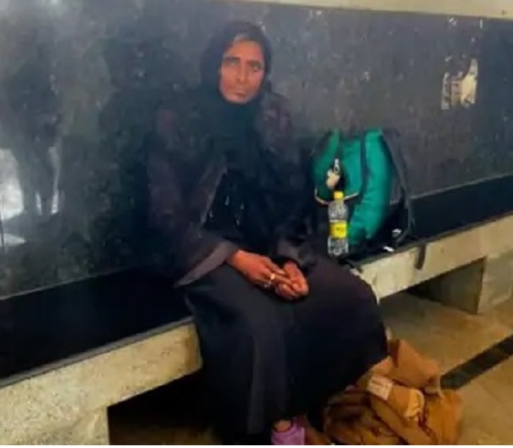  मोफत प्रवासासाठी पुरुष झाला बुरखेधारी