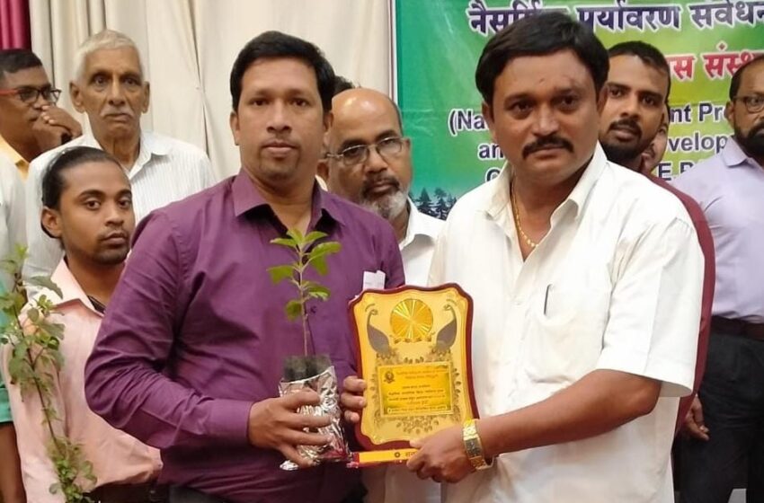 राकेश परब यांना पर्यावरणमित्र पुरस्काराने गौरविले