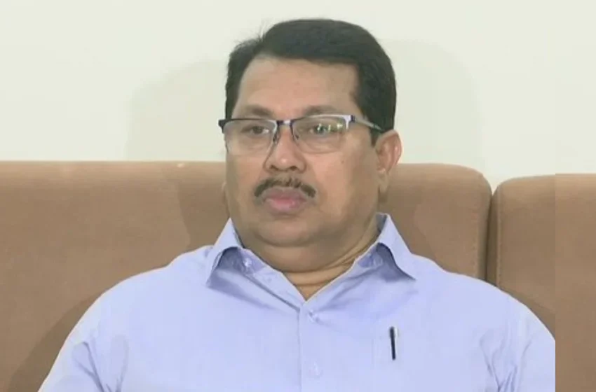 शेतकऱ्यांची कर्ज नोटीस मागे घेण्याचा सरकारला इशारा