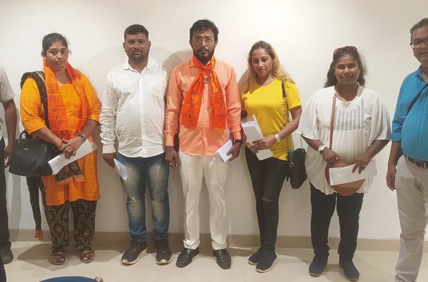  संभाजी ब्रिगेडने मंत्रालयात घुसून केला घटनाबाह्य सरकारचा निषेध.