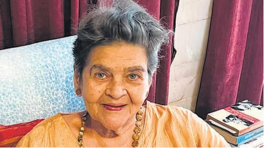  सई परांजपे घेऊन येत आहेत दसऱ्याच्या मुहूर्तावर नवीन नाटक