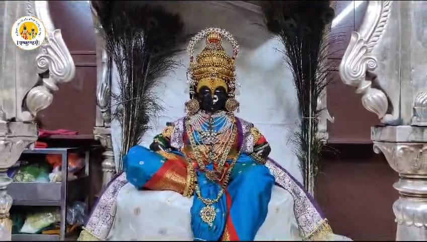  सरस्वती रूपात सजली रुक्मिणीमाता…