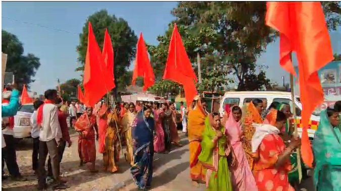  मराठा आरक्षणासाठी अखेर जरांगे मुंबईकडे रवाना…