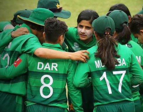  पाकिस्तानच्या 2 दिग्गज महिला क्रिकेटपटूंच्या कारचा अपघात