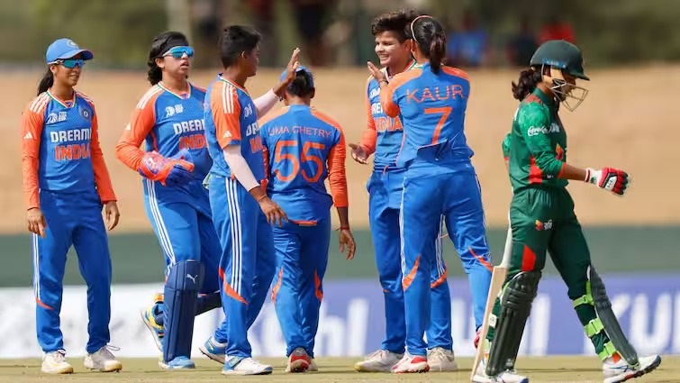  भारतीय महिला क्रिकेट संघ आशिया कपच्या अंतिम फेरीत दाखल