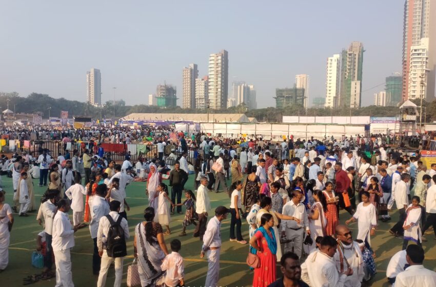  महामानवाप्रति कृतज्ञता व्यक्त करण्यासाठी चैत्यभूमीवर उसळला जनसागर