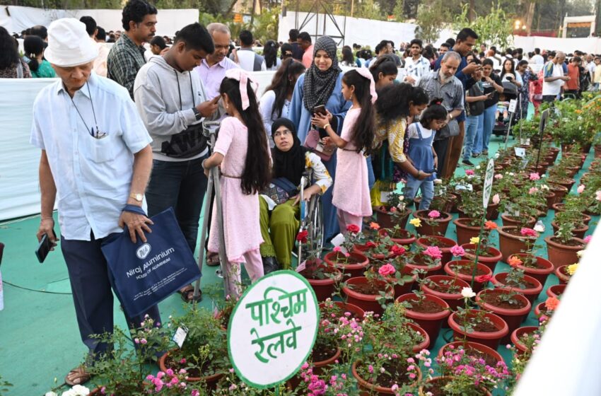 दीड लाख मुंबईकरांना मुंबई पुष्पोत्सवा'ची भुरळ !