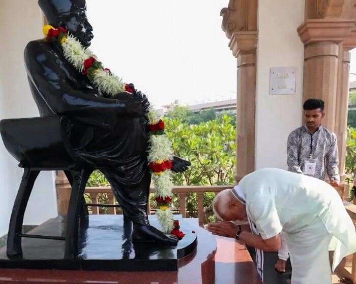  नरेंद्र मोदींनी दिली संघ स्मृतीस्थळाला भेट