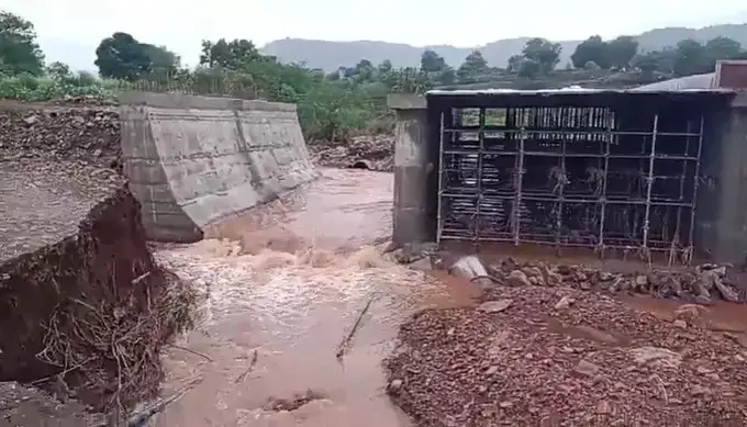 मुसळधार पावसामुळे भीमाशंकर परिसरात 25 गावांचा संपर्क तुटला