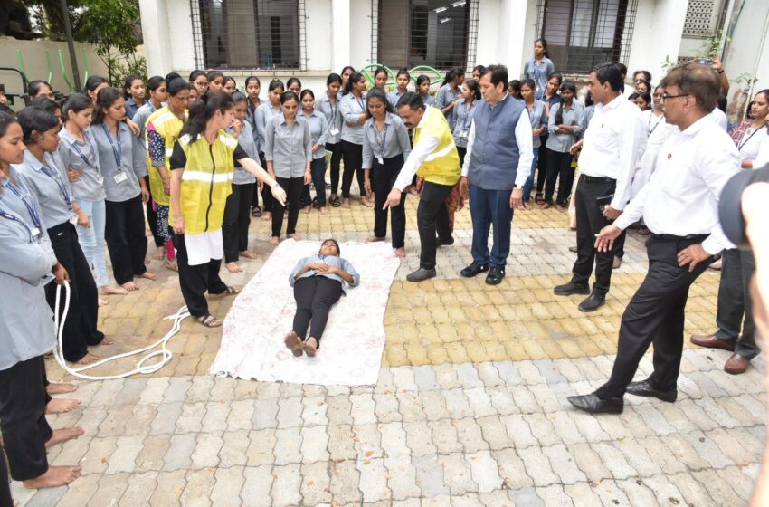  सीमेवरील तणावाच्या पार्श्वभूमीवर “आयटीआयच्या” हजारो विद्यार्थ्यांना आपत्ती व्यवस्थापनाचे धडे*