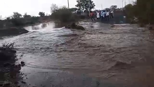 जालन्यात जोरदार पावसाची हजेरी.छोट्या – मोठ्या ओढ्यांना आला पूर…