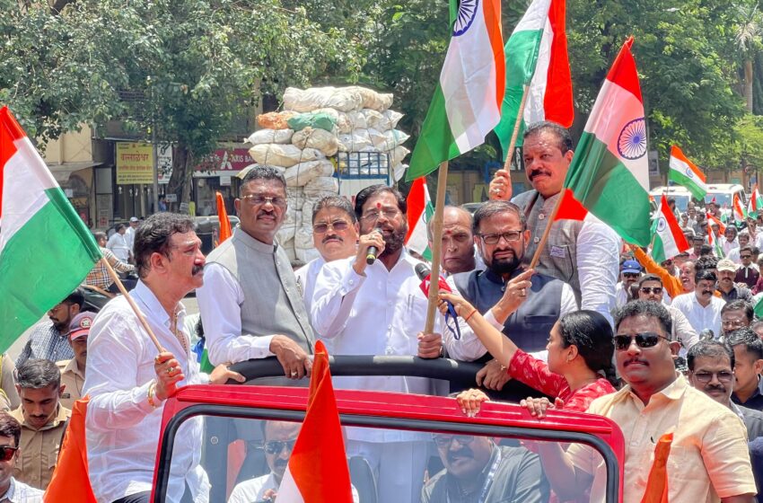  सैन्याच्या सन्मानार्थ ठाण्यात निघाली भव्य तिरंगा रॅली