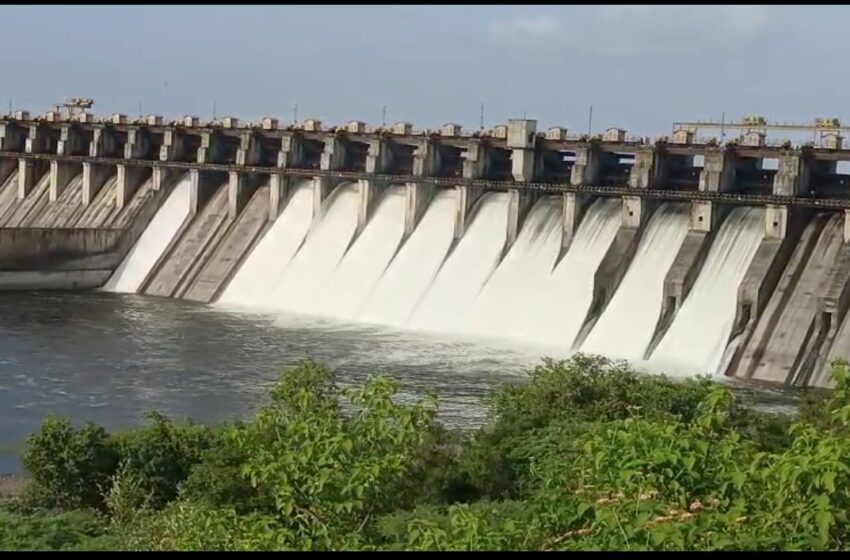 उजनी धरणांमधून भीमा पात्रात दहा हजार क्यूसेसने विसर्ग