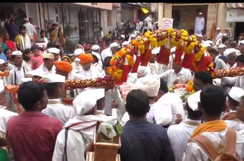 संत एकनाथ महाराजांच्या पालखीचे बीड मध्ये आगमन