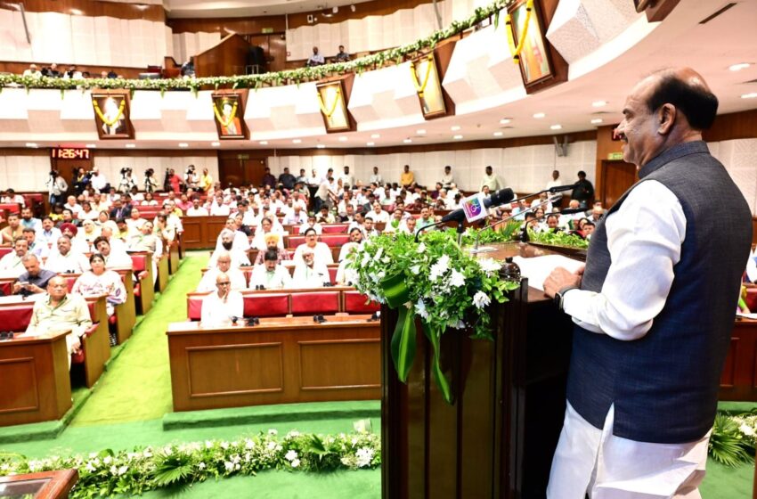 लोकशाहीच्या बळकटीसाठी संस्थात्मक समन्वय, आर्थिक उत्तरदायित्व आणि तंत्रज्ञानांवर भर देणे गरजेचे