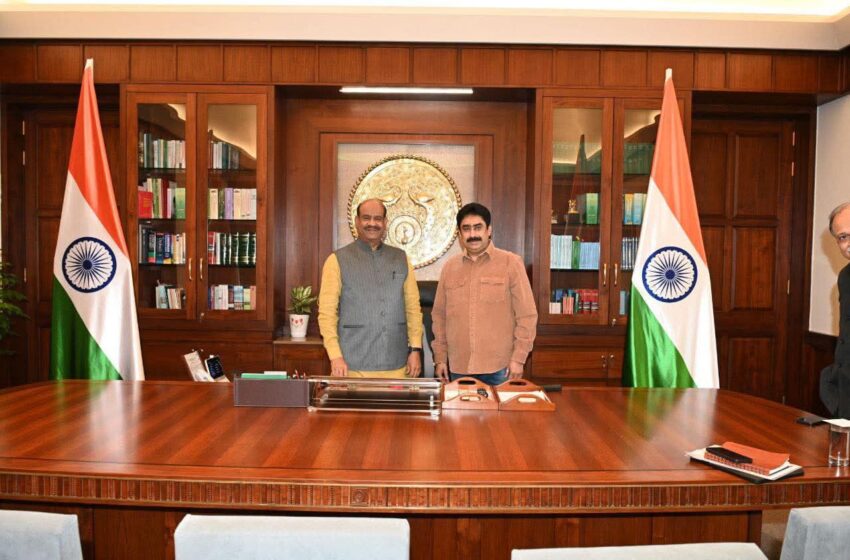  भारताच्या लोकशाही व्यवस्थेत संसद हे जनतेच्या आवाजाचे सर्वोच्च व्यासपीठ आहे