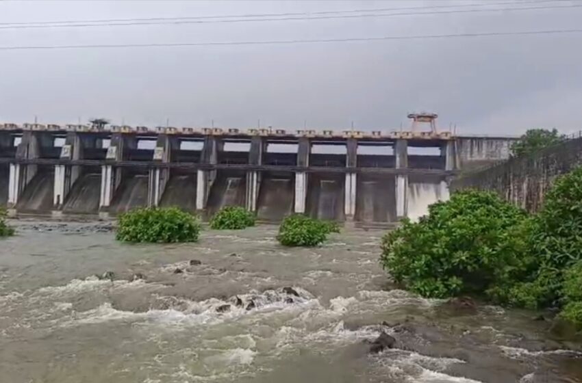  बेंबळा प्रकल्पाचे 6 दरवाजे उघडले.