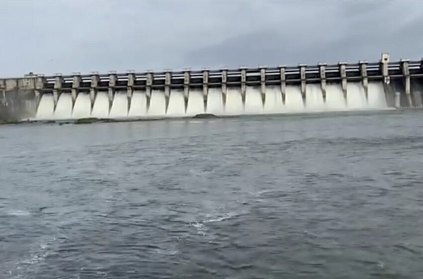 जायकवाडी धरणाचे 18 दरवाजे उघडले