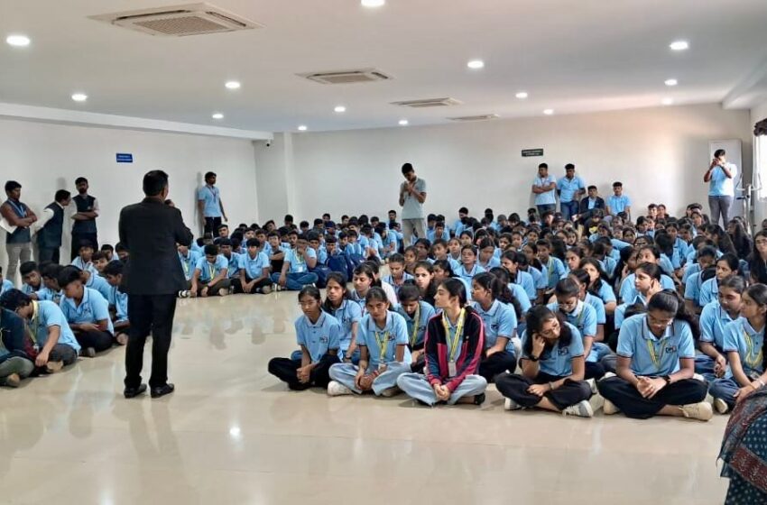  ढोले पाटील ज्युनिअर कॉलेजमध्ये शिक्षक दिन उत्साहात साजरा