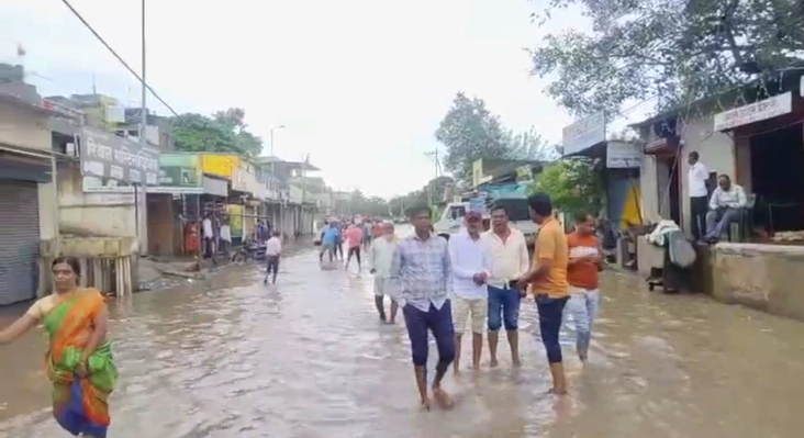  जायकवाडी धरणातून विसर्ग; गोदाकाठच्या गावांत पाणी
