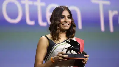 चित्रपट निर्मात्या अनुपर्णा रॉय यांची विक्रमी  कामगिरी