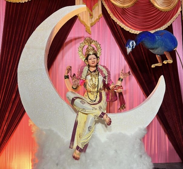  गिरगावात दसऱ्याला झाले सरस्वतीचे आगमन
