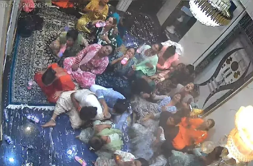 २४ तृतियपंथींनी केले विष प्राशन