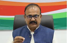 मित्रपक्षांना संपवण्याचा भाजपाचा डाव, शिंदेंची दिल्लीवारी पक्ष वाचवण्यासाठी