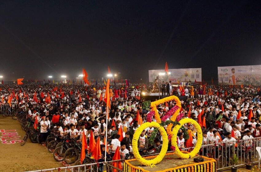  सुमारे ३८ हजार जणांनी एकाच वेळी घेतली मतदान करण्याची शपथ…