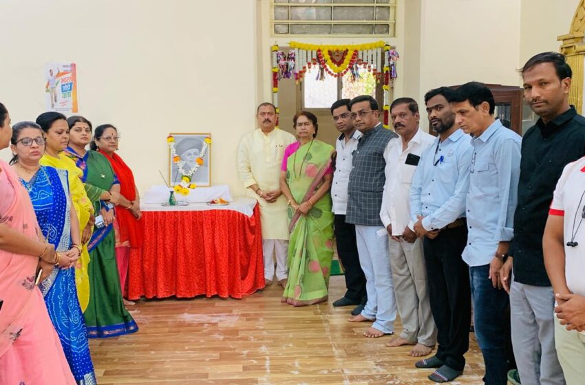  पुणे शहर जिल्हा काँग्रेस कमिटीतर्फे क्रांतीसुर्य महात्मा ज्योतिबा फुले यांच्या पुण्यतिथी निमित्त विनम्र अभिवादन.