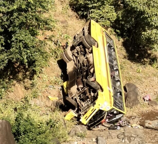  आश्रम शाळेच्या बसला अपघात , दोन विद्यार्थ्यांचा मृत्यू…