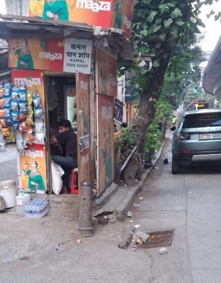  करी रोड येथे तुटलेल्या गटारामुळे अपघातात वाढ