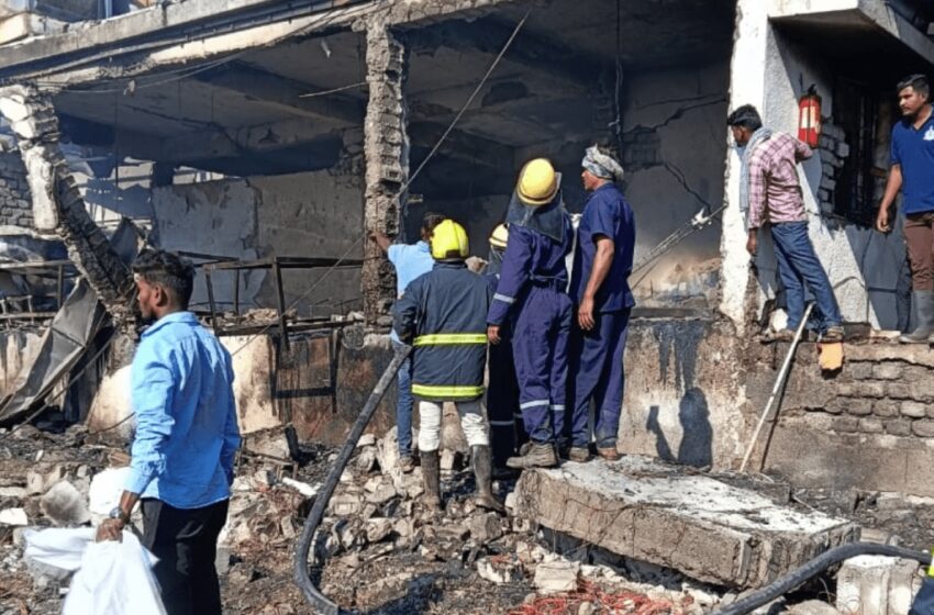  नागपूर कारखान्यातील स्फ़ोटावरून विधानसभेत गदारोळ ; विरोधकांचा सभात्याग