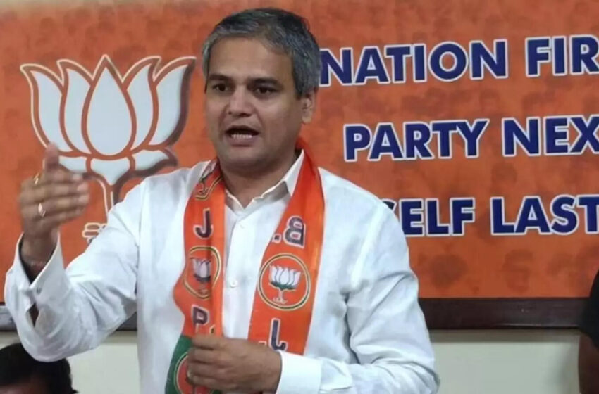  महापालिकेत कागदविरहित कामकाजाची मागणी!नगरसेवक मकरंद नार्वेकर यांचे आयुक्तांना पत्र